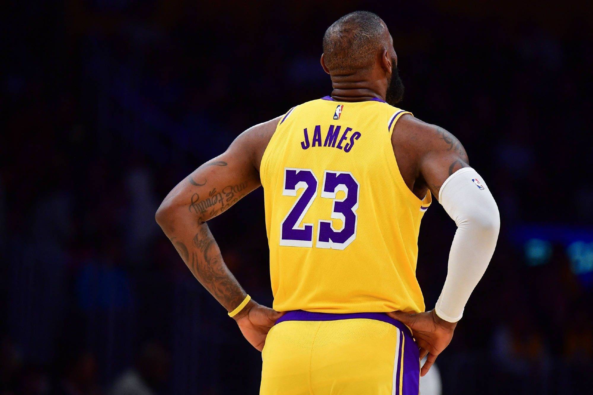 立刻以两翼 立刻以两翼